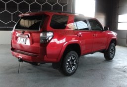 2017 Toyota 4Runner - Thumbnail 5