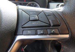 2022 Nissan Versa SR - Thumbnail 33