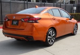 2022 Nissan Versa SR - Thumbnail 9
