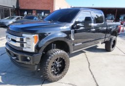 2019 Ford F-250 Super Duty Limted - Thumbnail 1