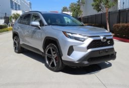 2025 Toyota RAV4 Hybrid XLE - Thumbnail 3