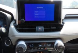 2025 Toyota RAV4 Hybrid XLE - Thumbnail 32
