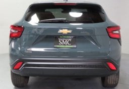 2025 Chevrolet Trax LS - Thumbnail 11