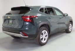 2025 Chevrolet Trax LS - Thumbnail 10