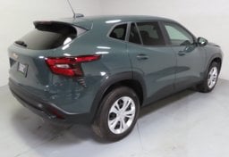 2025 Chevrolet Trax LS - Thumbnail 10