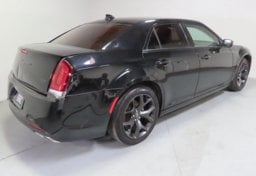 2022 Chrysler 300 Touring - Thumbnail 9