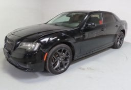 2022 Chrysler 300 Touring - Thumbnail 1