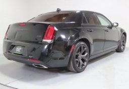 2022 Chrysler 300 Touring - Thumbnail 7