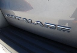 2018 Cadillac Escalade Luxury - Thumbnail 18