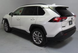 2022 Toyota RAV4 XLE Premium - Thumbnail 7
