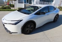 2025 Toyota Prius LE - Thumbnail 1