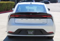 2025 Toyota Prius LE - Thumbnail 11