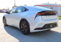 2025 Toyota Prius LE - Thumbnail 8