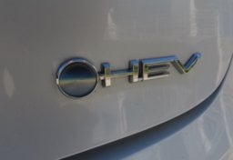 2025 Toyota Prius LE - Thumbnail 17