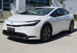 2025 Toyota Prius LE - Thumbnail 3