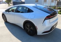 2025 Toyota Prius LE - Thumbnail 5
