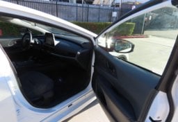 2025 Toyota Prius LE - Thumbnail 25