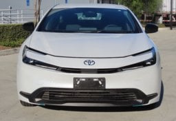 2025 Toyota Prius LE - Thumbnail 11