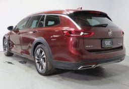 2018 Buick Regal TourX Essence - Thumbnail 5