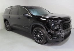2024 Chevrolet Traverse LT - Thumbnail 2