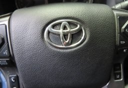 2019 Toyota Tacoma SR5 - Thumbnail 24