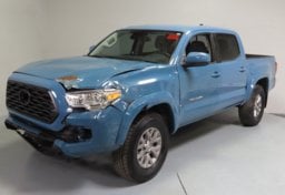 2019 Toyota Tacoma SR5 - Thumbnail 4