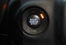 2020 Jeep Wrangler Unlimited Sahara - Thumbnail 31
