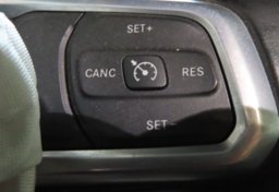 2020 Jeep Wrangler Unlimited Sahara - Thumbnail 30
