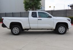 2025 Toyota Tacoma SR - Thumbnail 6