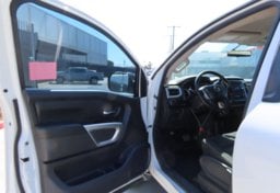 2017 Nissan Titan S - Thumbnail 15