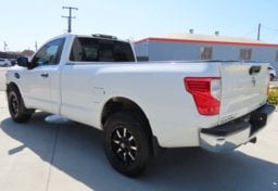 2017 Nissan Titan S - Thumbnail 8