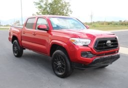 2022 Toyota Tacoma - Thumbnail 2