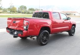 2022 Toyota Tacoma - Thumbnail 8