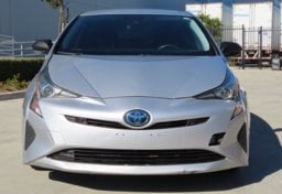 2018 Toyota Prius Three - Thumbnail 6