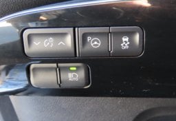 2018 Toyota Prius Three - Thumbnail 27