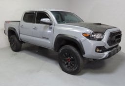 2021 Toyota Tacoma TRD Off-Road - Thumbnail 1