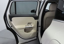 2025 Mercedes-Benz GLA 250 - Thumbnail 16