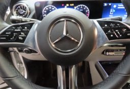 2025 Mercedes-Benz GLA 250 - Thumbnail 30