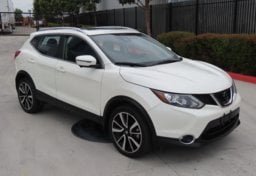 2017 Nissan Rogue Sport - Thumbnail 1