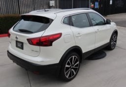 2017 Nissan Rogue Sport - Thumbnail 9