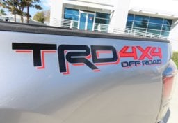 2020 Toyota Tacoma TRD Off-Road - Thumbnail 16