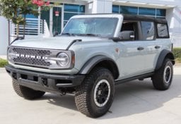 2024 Ford Bronco Badlands - Thumbnail 3