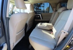 2020 Toyota 4Runner  Premium - Thumbnail 34