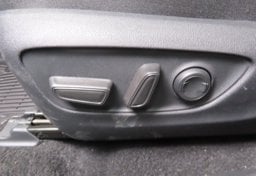 2025 Toyota RAV4 Hybrid XLE - Thumbnail 29