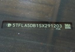 2025 Toyota Tundra SR5 - Thumbnail 32