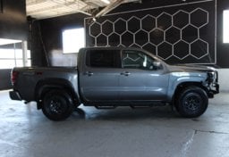 2025 Nissan Frontier PRO-4X - Thumbnail 9