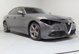 2018 Alfa Romeo Giulia - Thumbnail 4