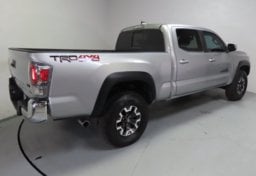 2021 Toyota Tacoma TRD Off-Road - Thumbnail 9