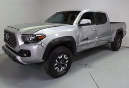 2021 Toyota Tacoma TRD Off-Road - Thumbnail 2