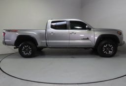 2021 Toyota Tacoma TRD Off-Road - Thumbnail 5
